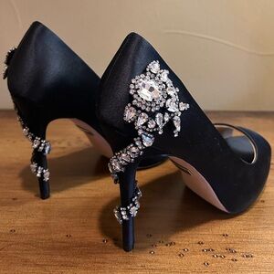 Badgley Mischka Women's Royal Dress Pump, Black, Size 8 US WORN ONCE